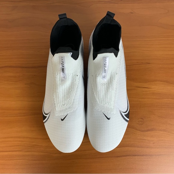Nike Vapor Edge Elite 360 Flyknit Football Cleats (WIDE SIZING) - Picture 4 of 13